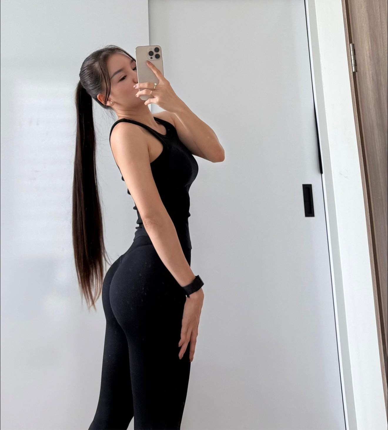 Mai Ngọc, Nhật Kim Anh, Yến Xuân khoe dáng thon gọn sau sinh, nhưng Diễm My mới thực sự gây ngỡ ngàng- Ảnh 4.