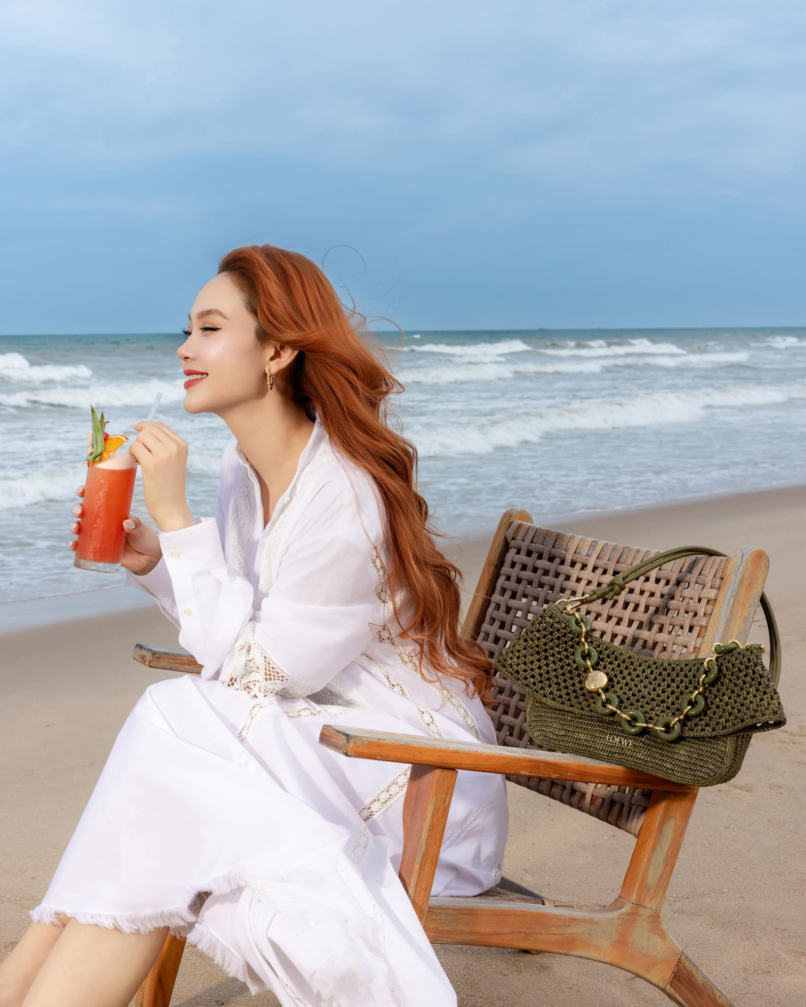 Minh Hằng chào hè bằng loạt ảnh nóng bỏng, minh chứng 'gái một con trông mòn con mắt'- Ảnh 5.