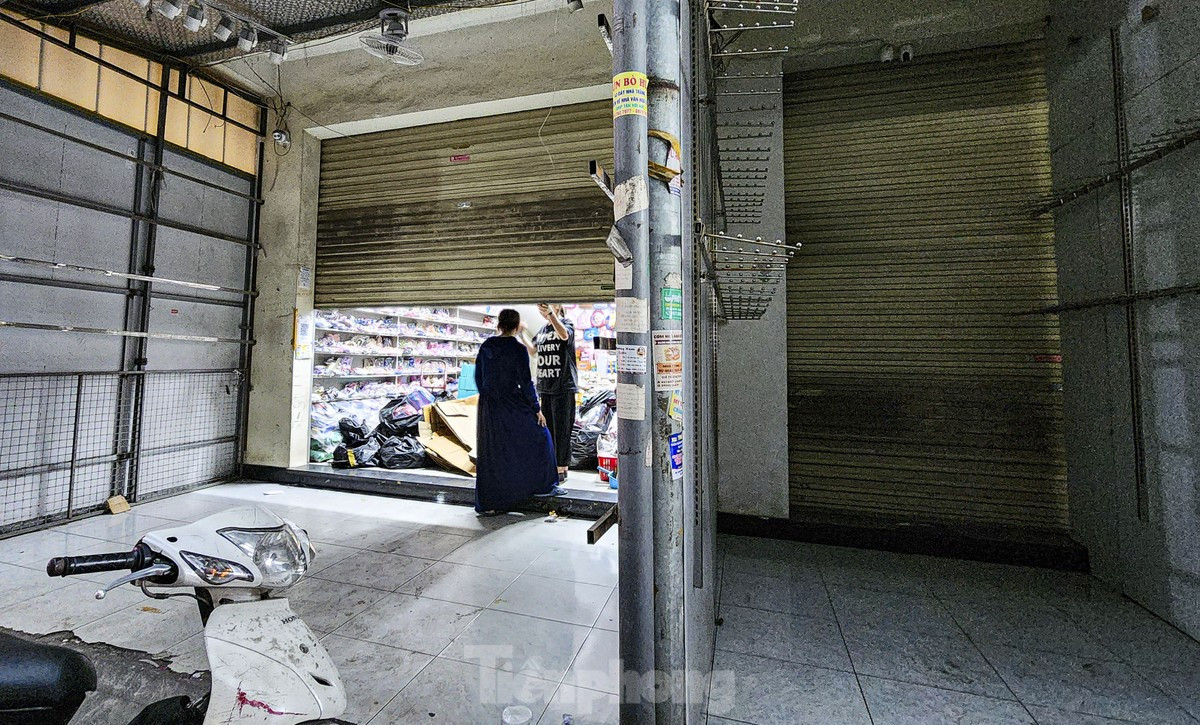 Cảnh khó tin tại thủ phủ thời trang lớn nhất miền Bắc ảnh 9