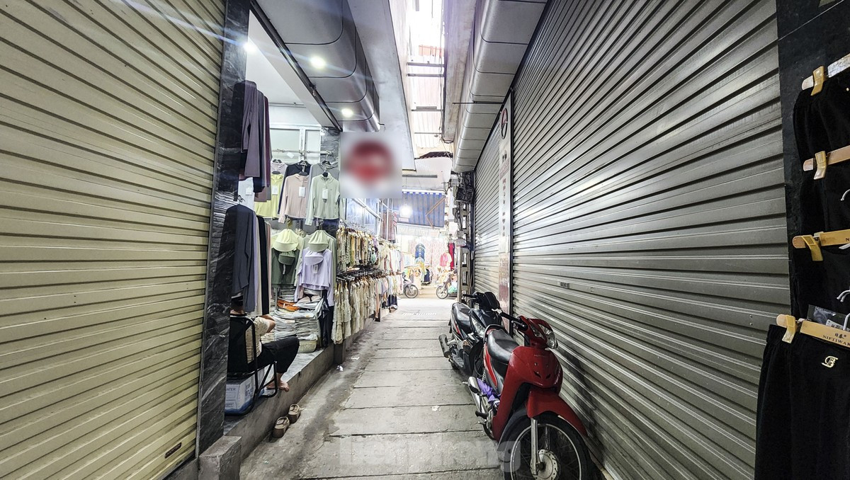 Cảnh khó tin tại thủ phủ thời trang lớn nhất miền Bắc ảnh 10