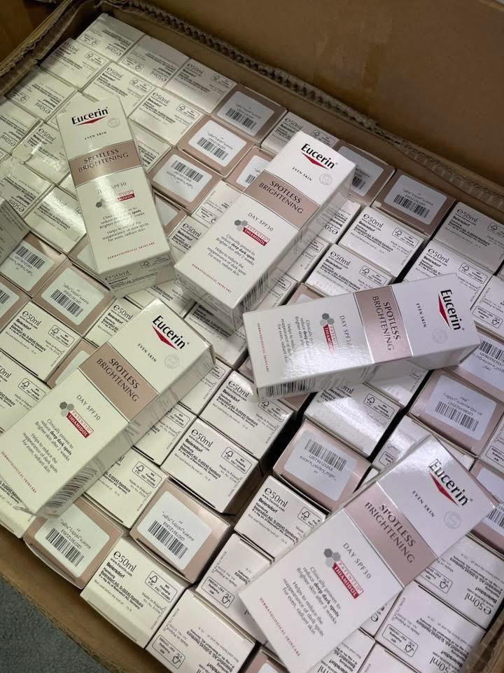 Hơn 78.223 sản phẩm mỹ phẩm, thiết bị điện tử,... giả bị phát hiện ở Thái Lan: Đường dây khủng do 2 nghi phạm Trung Quốc cầm đầu- Ảnh 6.