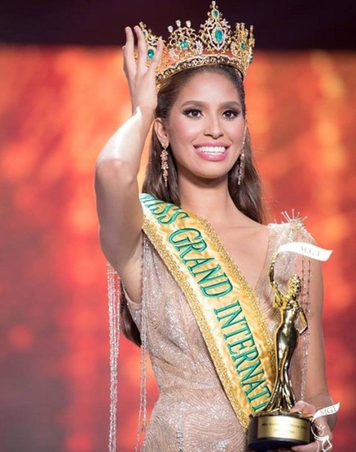 Anea Garcia là người đẹp đầu tiên bị tước vương miện tại Miss Grand International.