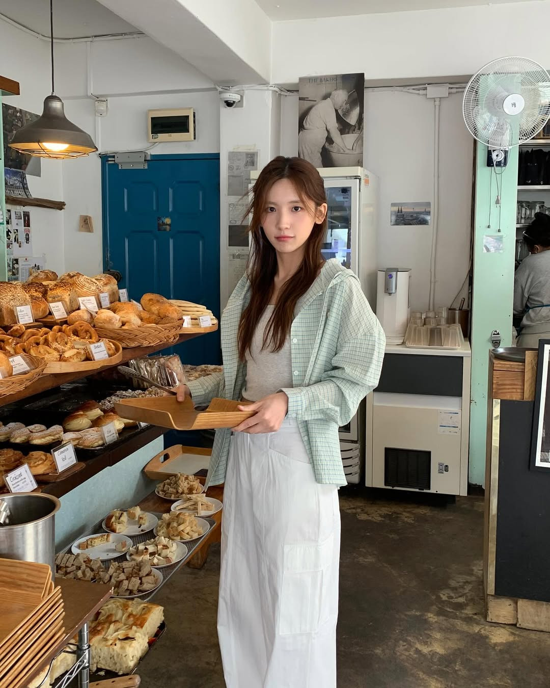 Thời tiết mát mẻ, tranh thủ lên đồ layer để sành điệu và trẻ trung như phụ nữ Hàn- Ảnh 5.