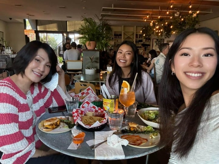Hai cô con gái chính là chỗ dựa tinh thần vững chắc cho Hồng Đào.