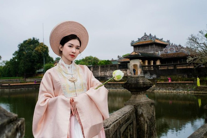 Khách Tây trải nghiệm 1 thứ ở Hoàng thành, nhận xét: