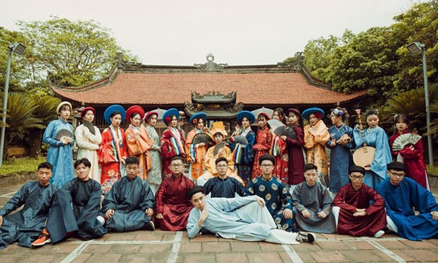 Khách Tây trải nghiệm 1 thứ ở Hoàng thành, nhận xét: