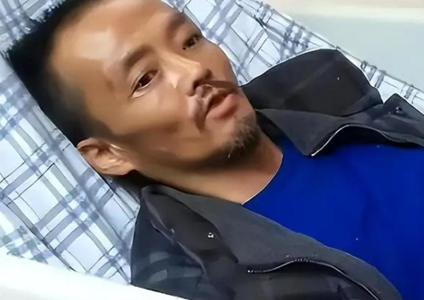 Thần đồng nhà khá giả, đỗ đại học top đầu nhưng sống lang thang, ngủ dưới gầm cầu 14 năm: Nguyên nhân ai nghe cũng