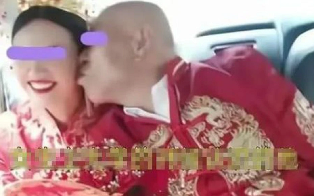 Cô gái 25 tuổi cưới chồng 60 tuổi, bố mẹ khóc như mưa khi đi đưa dâu- Ảnh 1.