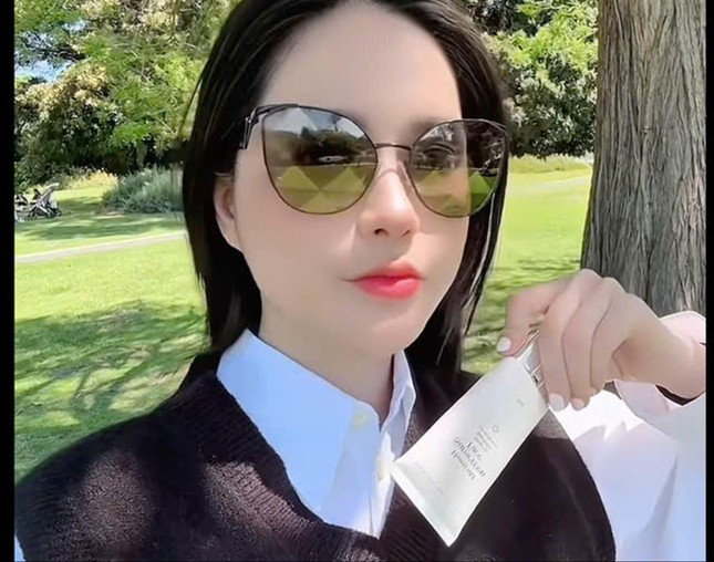 Cú trượt của người nổi tiếng ảnh 2