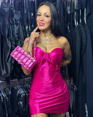 Nữ người mẫu xinh đẹp bị bạn trai đâm trọng thương ngay trên livestream vì nói lời chia tay- Ảnh 1.