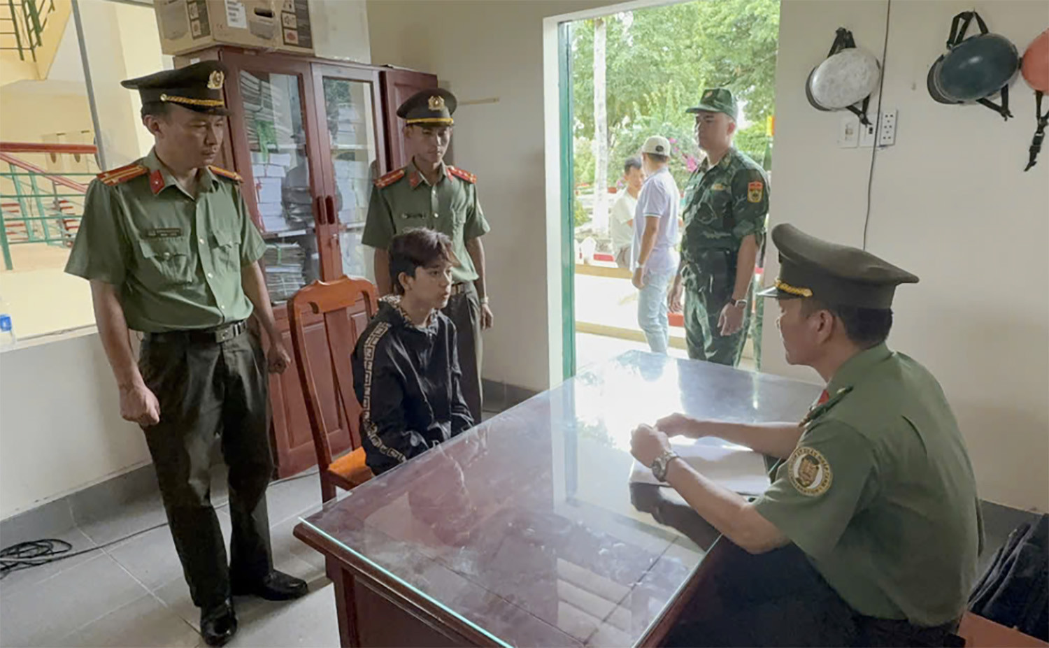 đối tượng truy nã.jpg