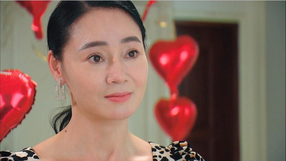 Nữ diễn viên có đôi mắt buồn nhất: Tiết lộ thời kì trầm cảm, U50 trẻ trung, quyến rũ- Ảnh 2.