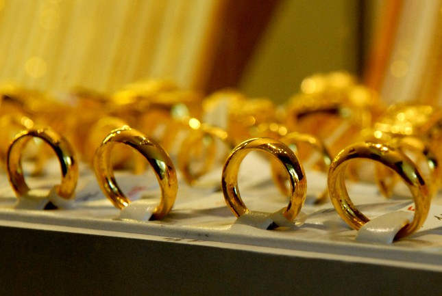 Giá vàng bỗng dưng 'bất động' ảnh 1