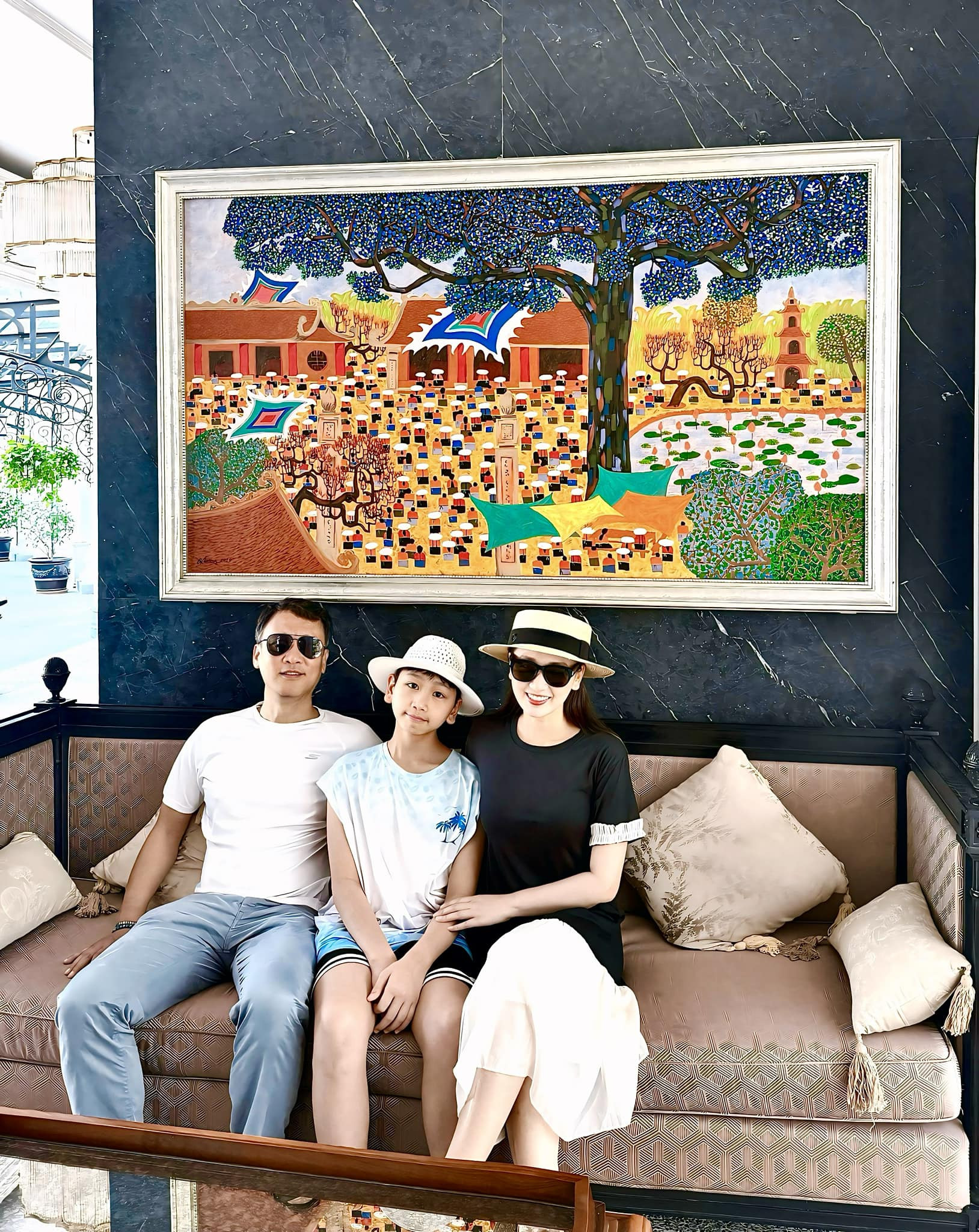 Lã Thanh Huyền chúc sinh nhật chồng doanh nhân, nhưng người thực sự gây chú ý lại là con trai- Ảnh 5.