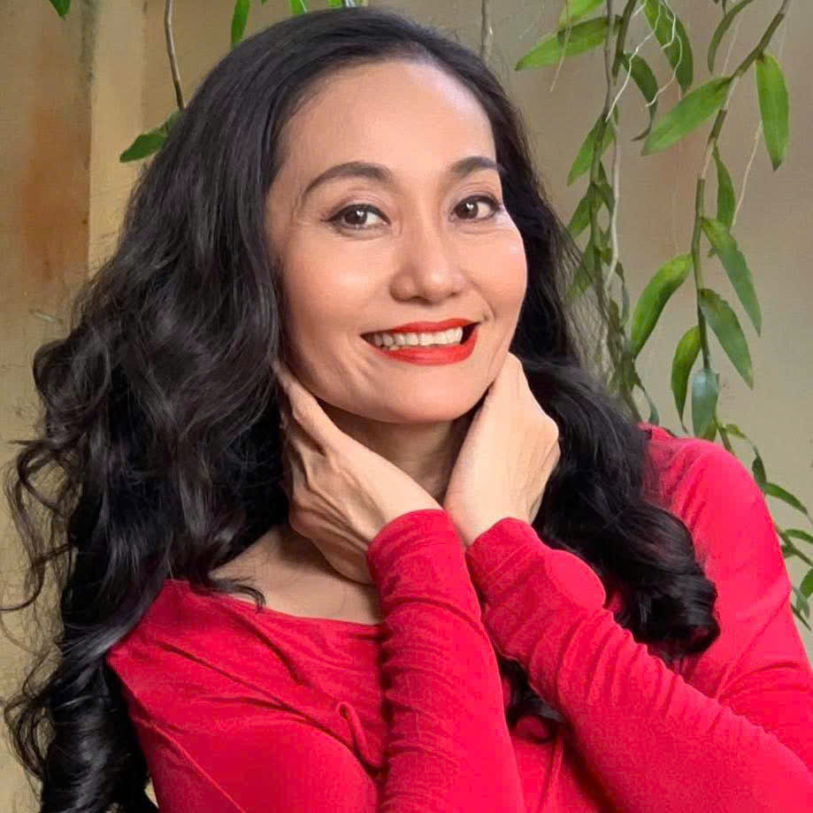 NSƯT Hạnh Thúy và những lát cắt cuộc đời - Ảnh 1.