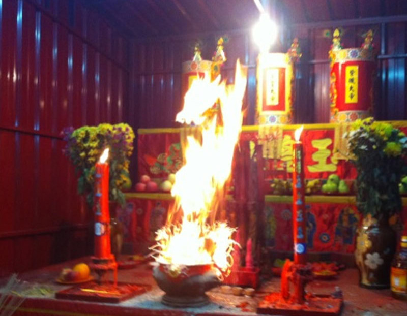 Hai dấu hiệu cho biết cần kiểm tra ngay lập tức việc thờ cúng trong nhà - Ảnh 1.