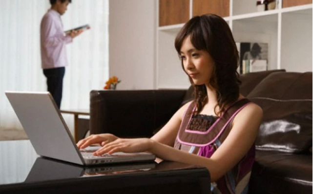 Vợ tôi có thể không tìm thấy ví, không tìm thấy chìa khóa nhưng 1 ngày chồng làm gì đều biết hết - Ảnh 2.