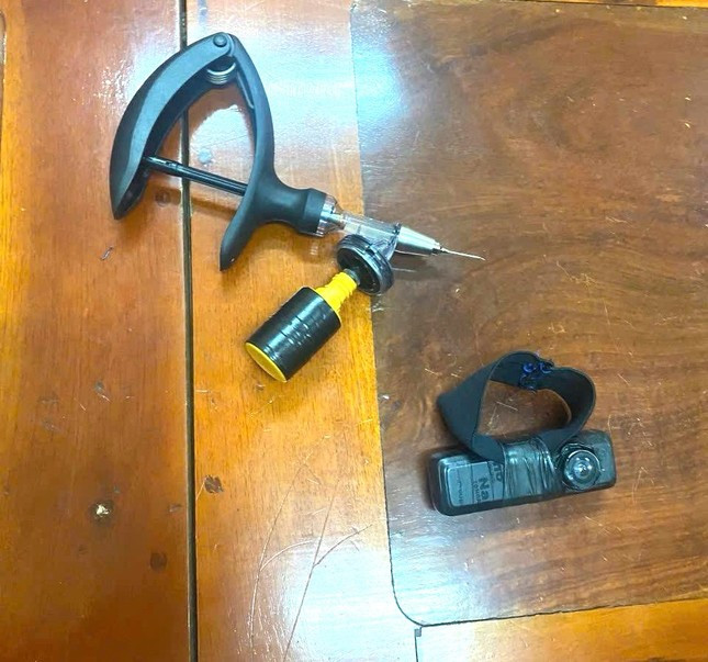 Bắt kẻ đâm kim tiêm vào đùi các nữ sinh rồi quay video ở Bình Dương ảnh 2