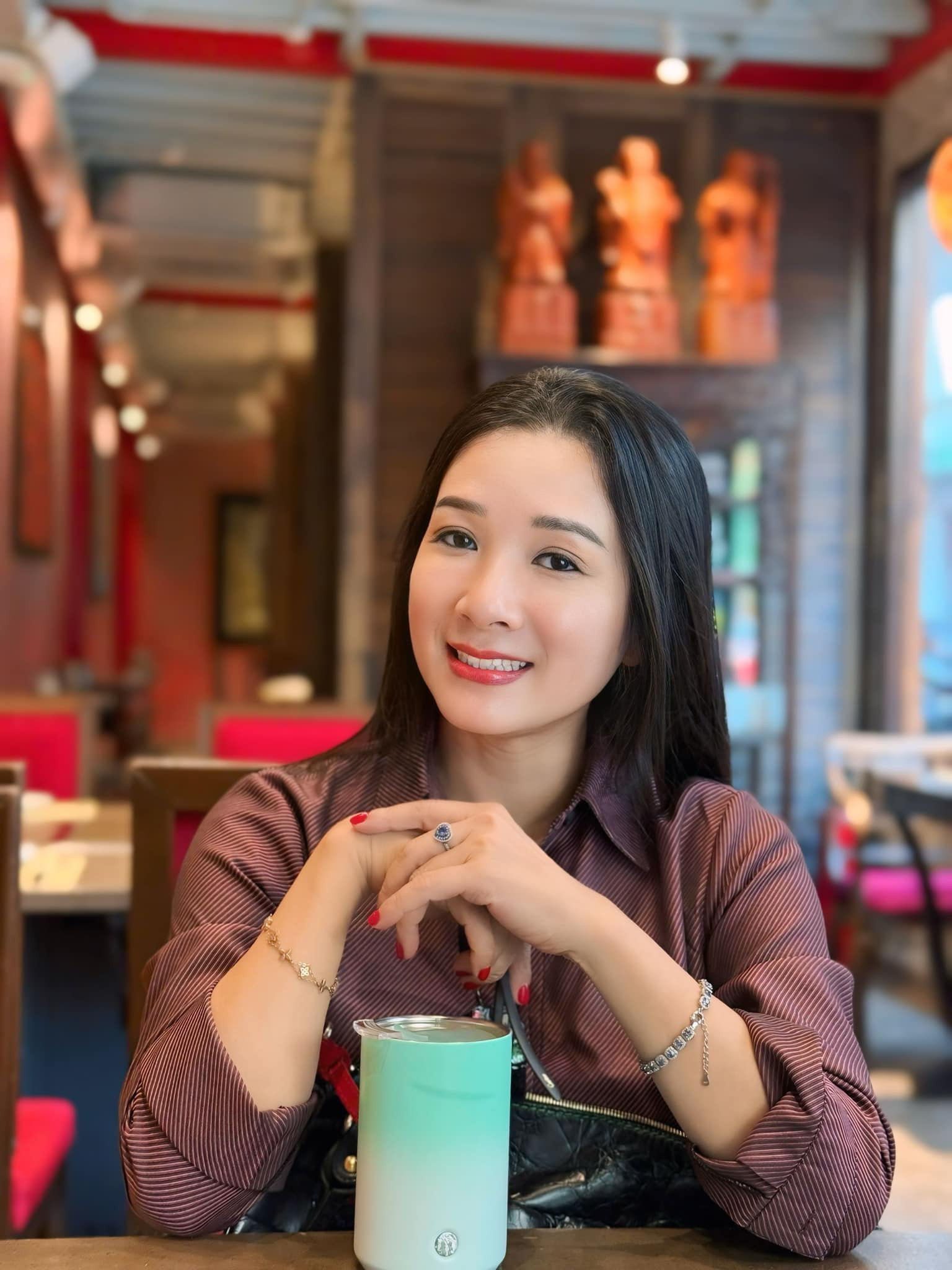 Thanh Thanh Hiền: Nhiều người bảo tôi là bà mẹ siêu nhân khi nuôi con du học ở Mỹ - Ảnh 4.