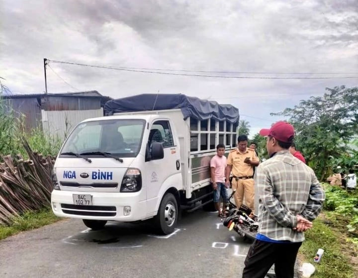 Công an dựng lại hiện trường vụ án.