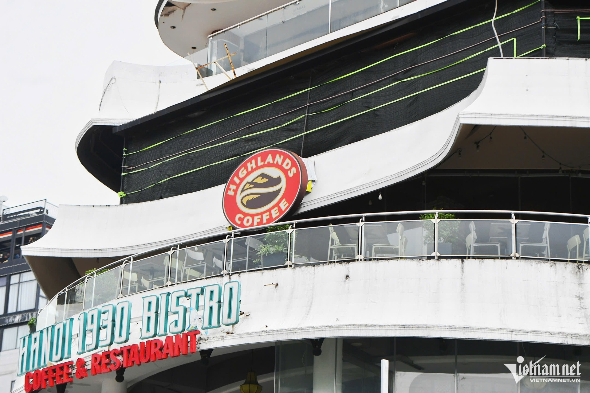 W-hàm cá mập 6.jpg