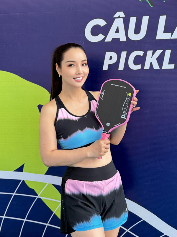 Mỹ nhân Hà thành đóng vai bà mẹ phim 'Mặt trời lạnh' ở đời thực có sắc vóc 'hack' tuổi- Ảnh 5.