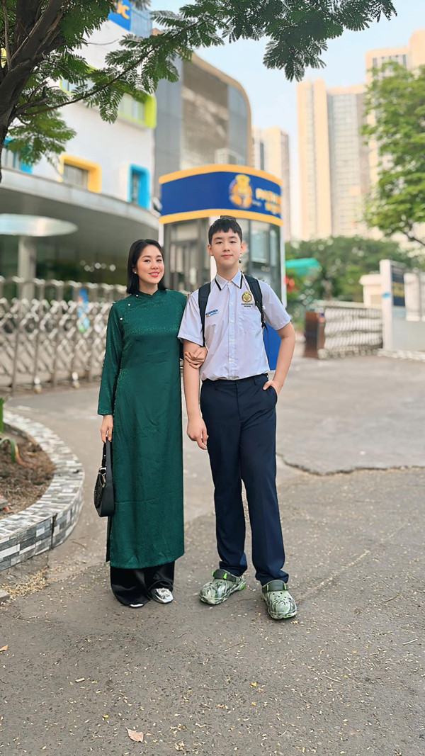 Chiều cao ở tuổi 12 gây ngạc nhiên của con trai Lê Phương - Quách Ngọc Ngoan - Ảnh 9.