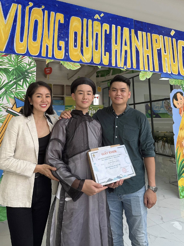 Chiều cao ở tuổi 12 gây ngạc nhiên của con trai Lê Phương - Quách Ngọc Ngoan - Ảnh 2.