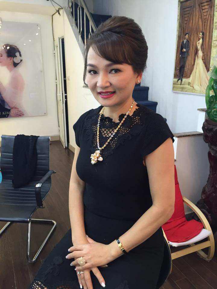 Mẹ ruột hoa hậu sở hữu 2 vương miện: Doanh nhân quê Nam Định, tài sắc vẹn toàn - Ảnh 13.