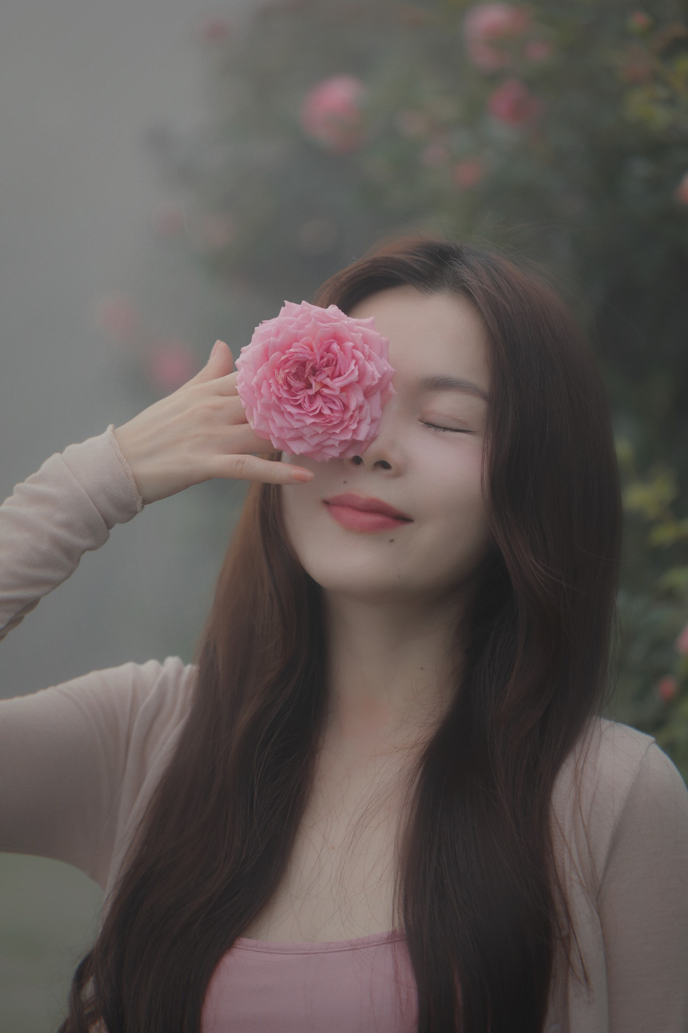 Nhan sắc đời thường thanh lịch như nàng thơ nước Pháp của nữ ca sĩ gốc Quảng Bình - Ảnh 6.