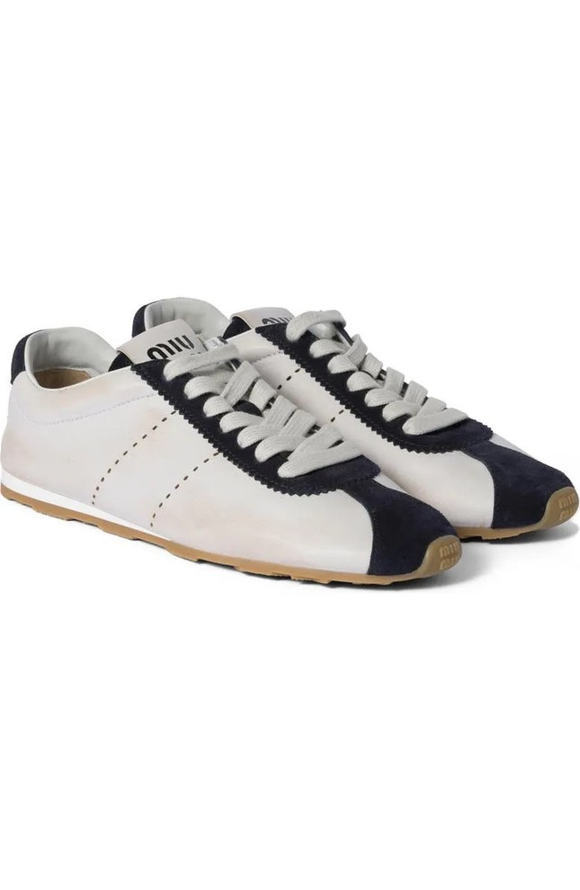 Các cô nàng theo chủ nghĩa tối giản cũng mê mệt các xu hướng thời trang này ảnh 5