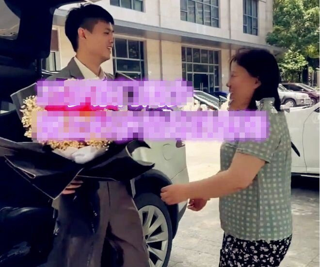 Chàng trai 25 tuổi lấy vợ 45 tuổi, sau đám cưới cái kết đầy bất ngờ- Ảnh 2.