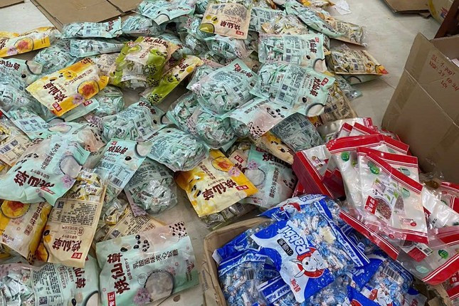 Công nghệ “phù phép” hàng tấn kẹo Trung Quốc thành hàng Nhật- Ảnh 1.