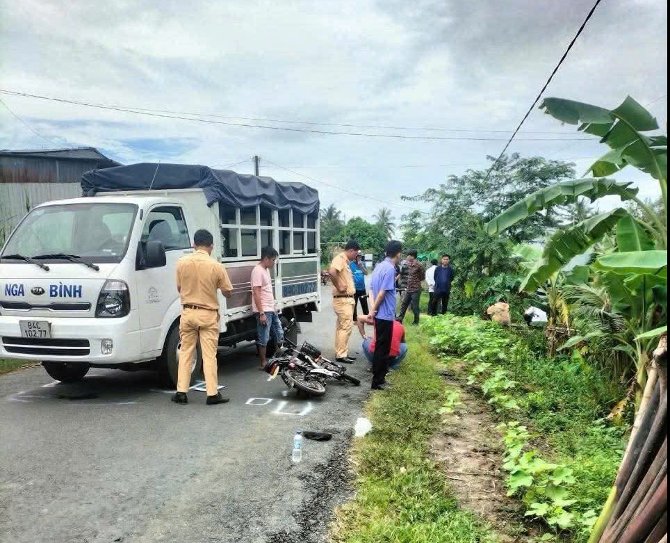 Công an Vĩnh Long đang xác minh vụ tai nạn làm con gái nghi phạm bắn người tử vong - Ảnh 1.