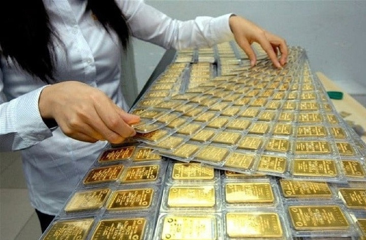 Nhiều người mất tình cảm vì câu chuyện trả nợ khi vay vàng. (Ảnh minh họa)