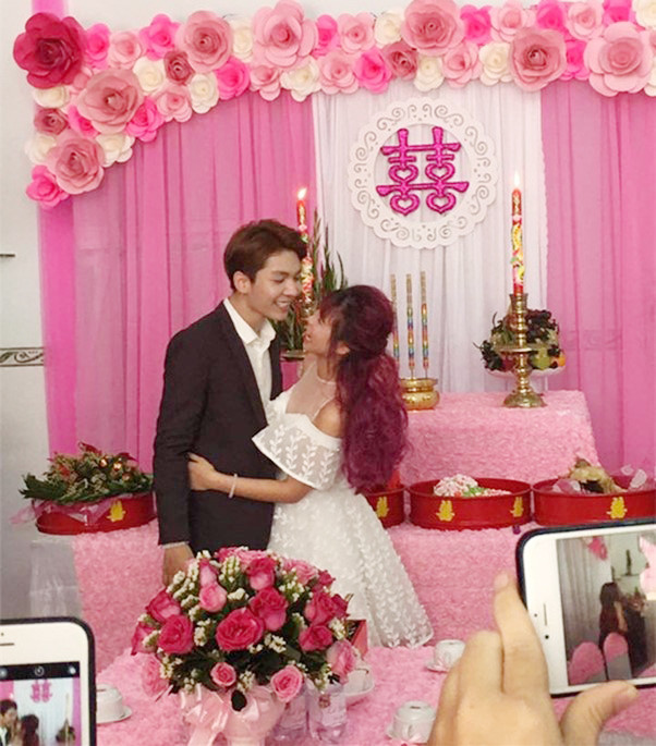 Hôn nhân đầy thú vị của cặp đôi nổi tiếng Vbiz: Quyết không có con sau 8 năm kết hôn- Ảnh 2.