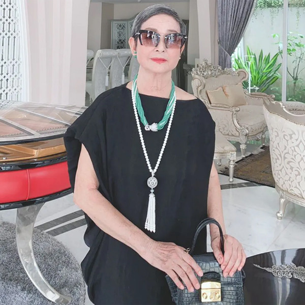 Mẹ ruột Hoa hậu Giáng My: Người đẹp nức danh Nhạc viện Hà Nội một thời, tuổi U90 vẫn sang chảnh- Ảnh 9.