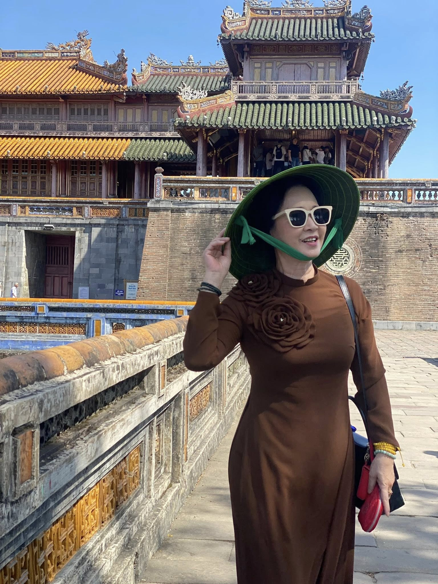 Đã lên chức bà nội, NSND gốc Hà thành quen mặt trong các phim giờ vàng VTV vẫn tươi trẻ, nhiều năng lượng - Ảnh 2.