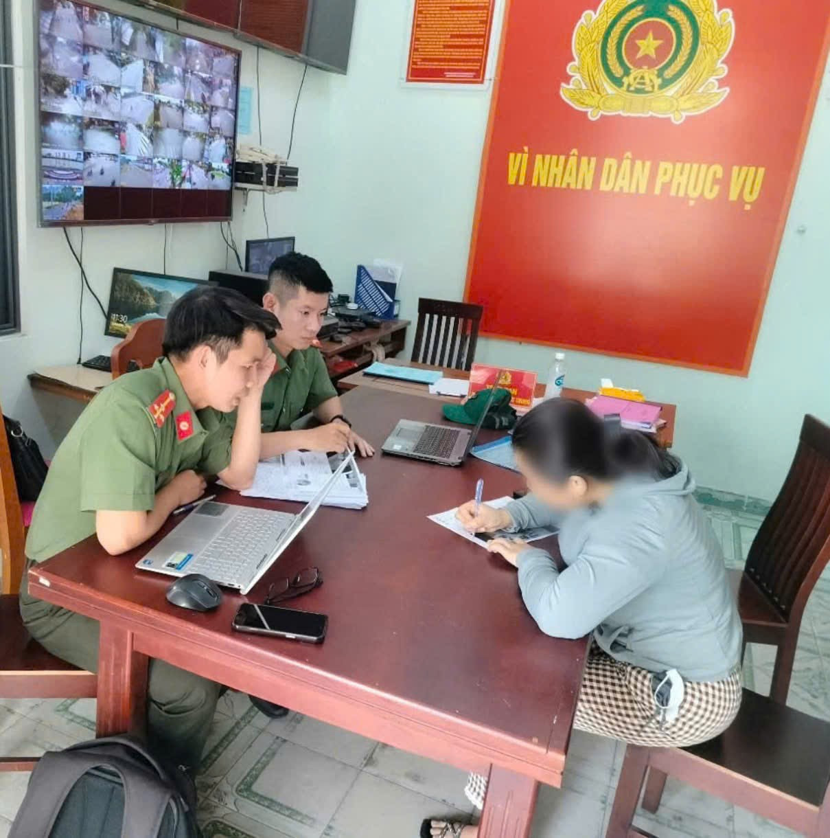 Bất ngờ với “màn” livestream