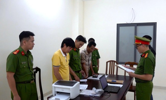 Hai HLV bóng đá trẻ Khánh Hòa bị bắt do chiếm đoạt hàng tỷ đồng của cầu thủ ảnh 1