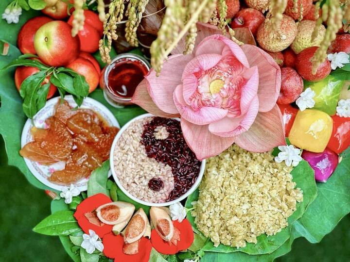 Mâm cúng Tết Đoan ngọ. (Ảnh: Ngọc Phượng)