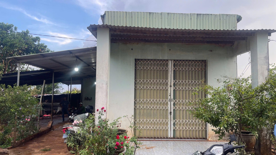 Người mẹ và 2 con nhỏ tử vong trong căn nhà khóa trái- Ảnh 1.