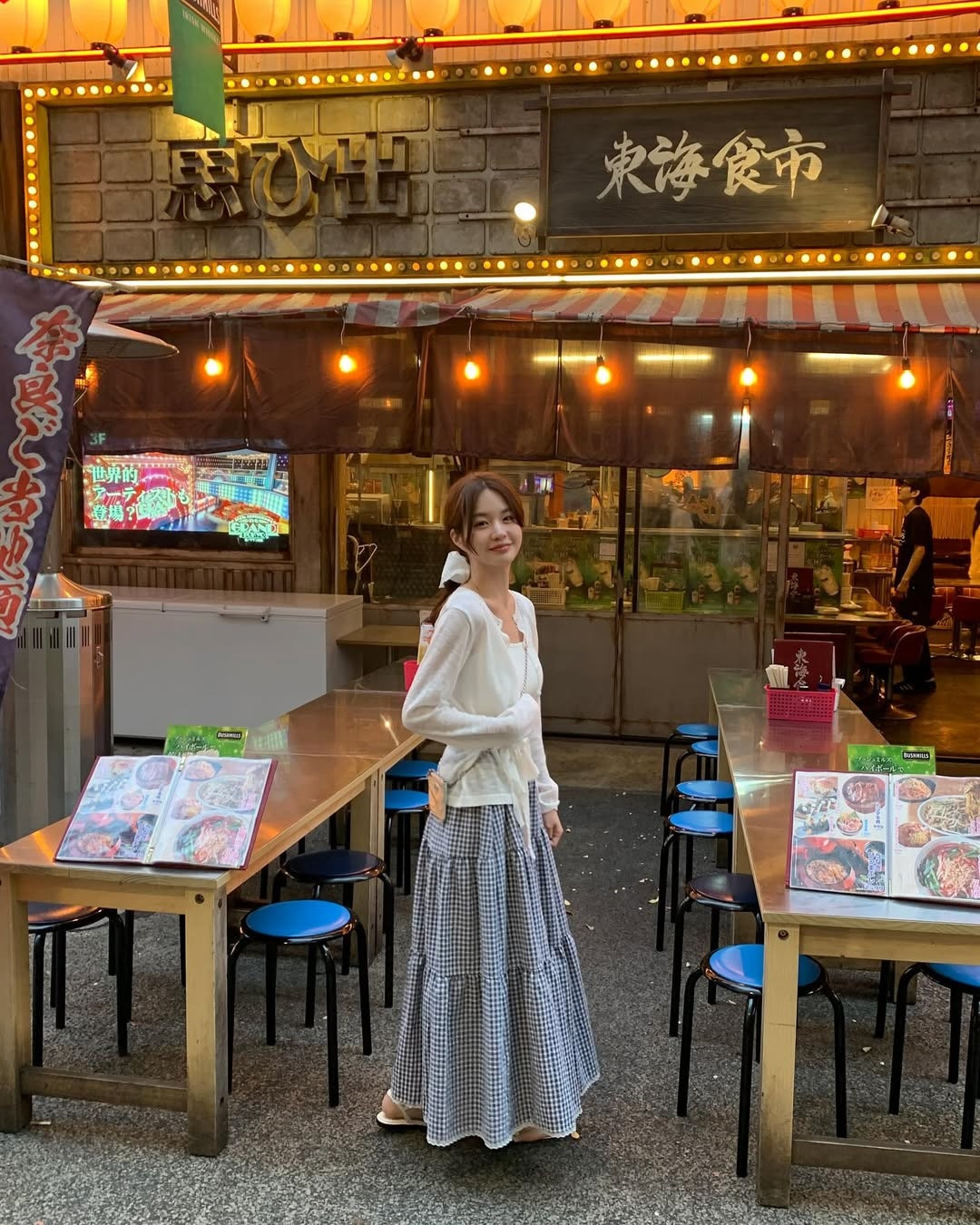 4 kiểu chân váy giúp phụ nữ Hàn trông trẻ hơn 5 tuổi- Ảnh 4.