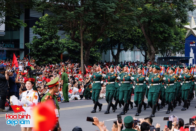 Đã có người đặt vé máy bay, book khách sạn để camping