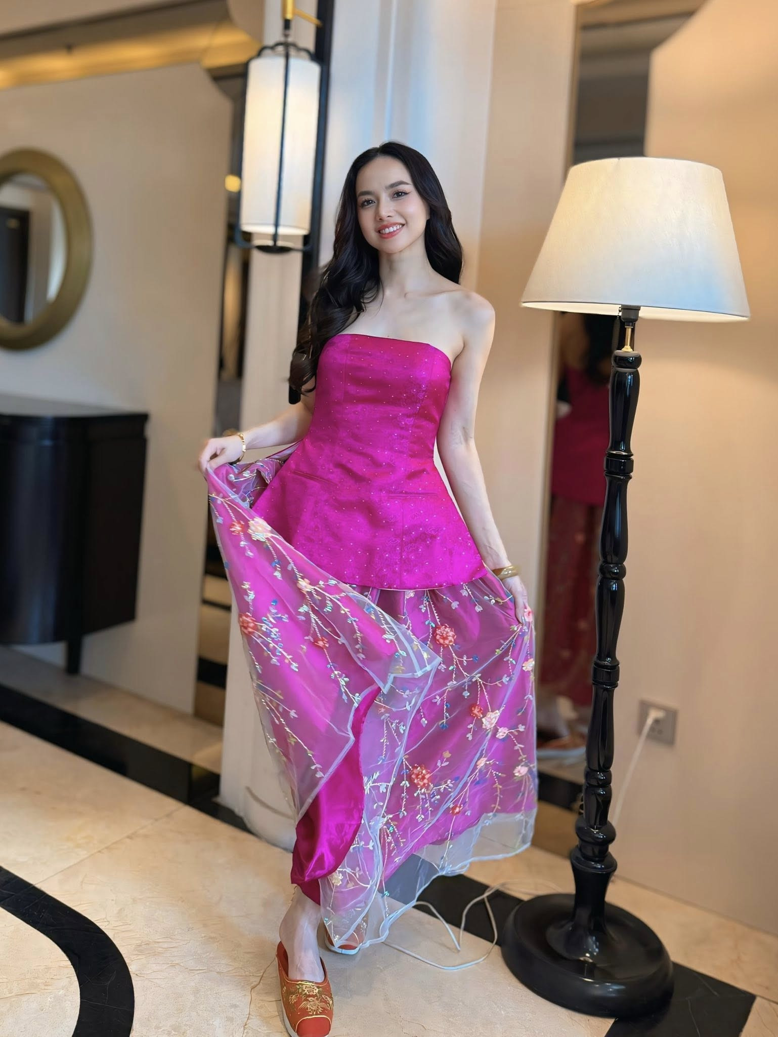 Váy áo cách tân được Đinh Ngọc Diệp tích cực lăng xê- Ảnh 10.