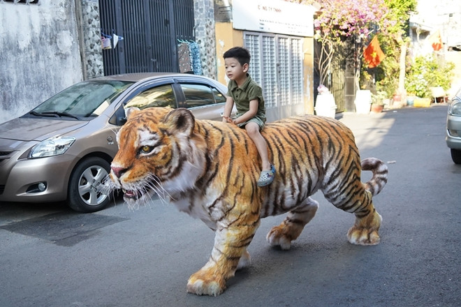 con ho.jpg