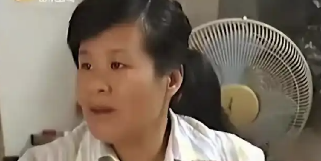 Nhặt được 14kg vàng trong hộp giấy ở sân bay- Ảnh 1.