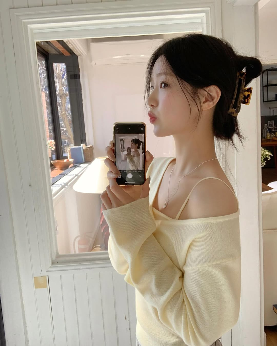 5 kiểu tóc trẻ trung, dễ làm, hợp diện cùng váy vóc mùa hè- Ảnh 10.