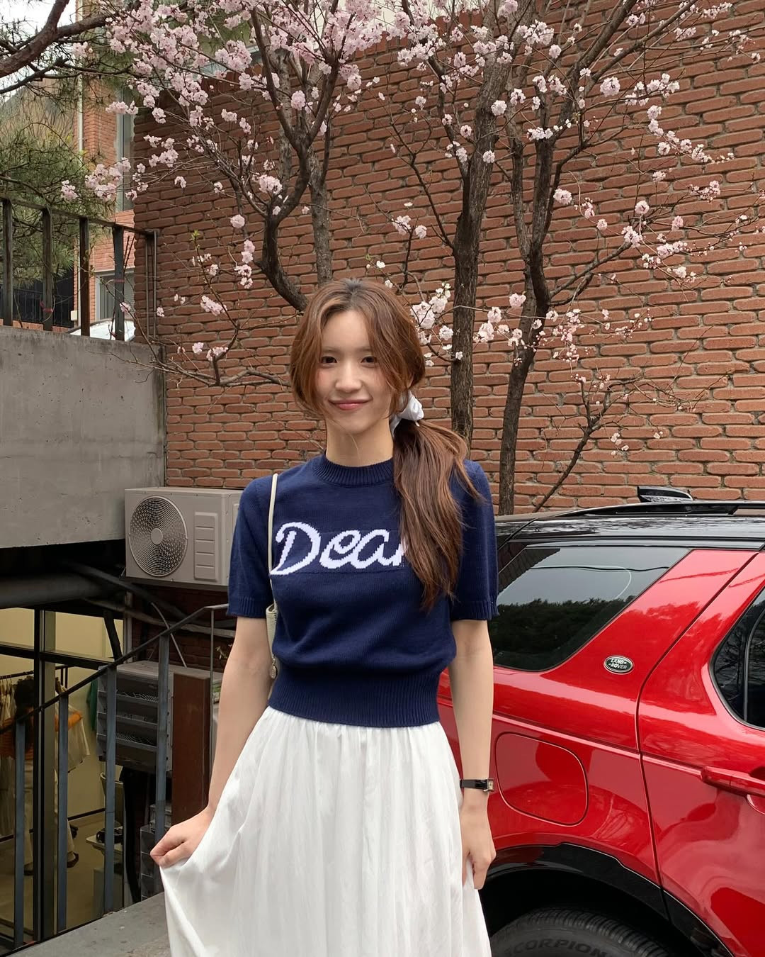 5 kiểu tóc trẻ trung, dễ làm, hợp diện cùng váy vóc mùa hè- Ảnh 7.