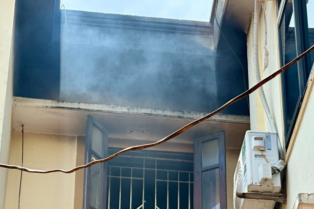 Phòng thực hành thí nghiệm trường chuyên bốc cháy, sơ tán nhiều học sinh ảnh 1